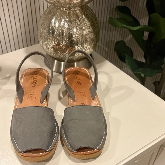 Brand New Gray CalaXini Sandals size 38 - Picture 1 of 3